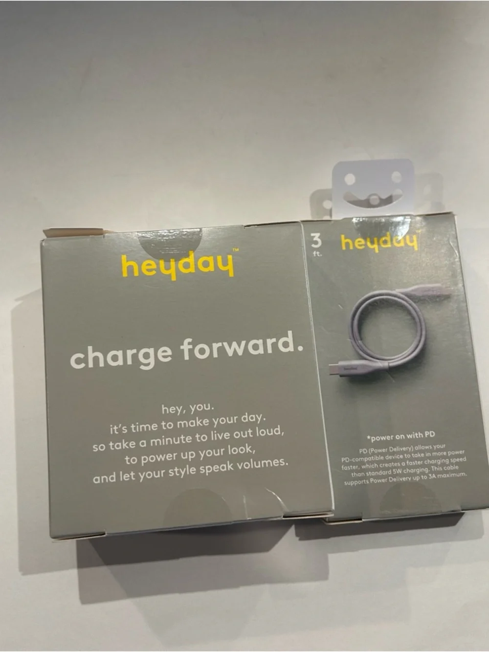 heyday Donut Wall Charger + Fast Charging USB-C Cable multicolor New
